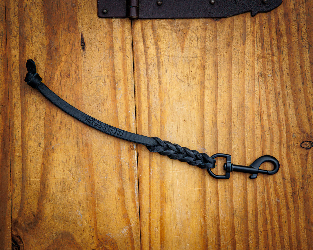 SKÖLLHATI SOFT LEATHER BRAIDED TAB