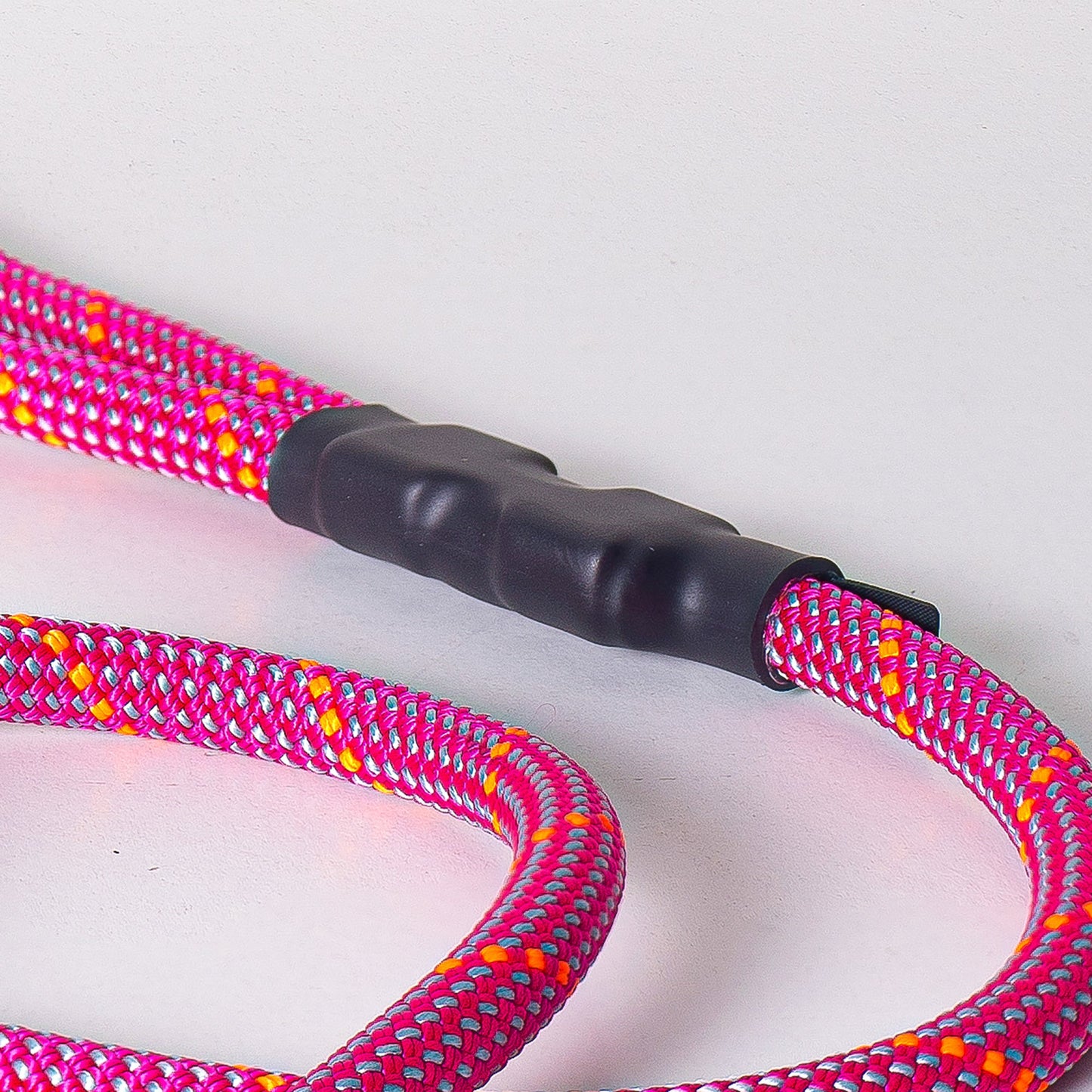 Tuenne Customizable Norte Dog Leash