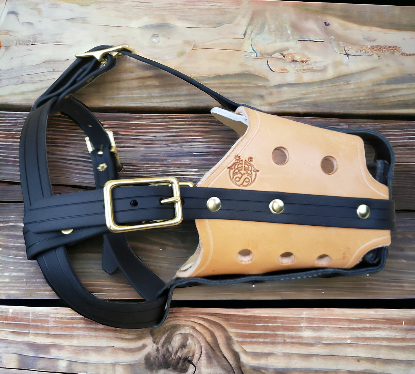 SKÖLLHATI LEATHER MUZZLE